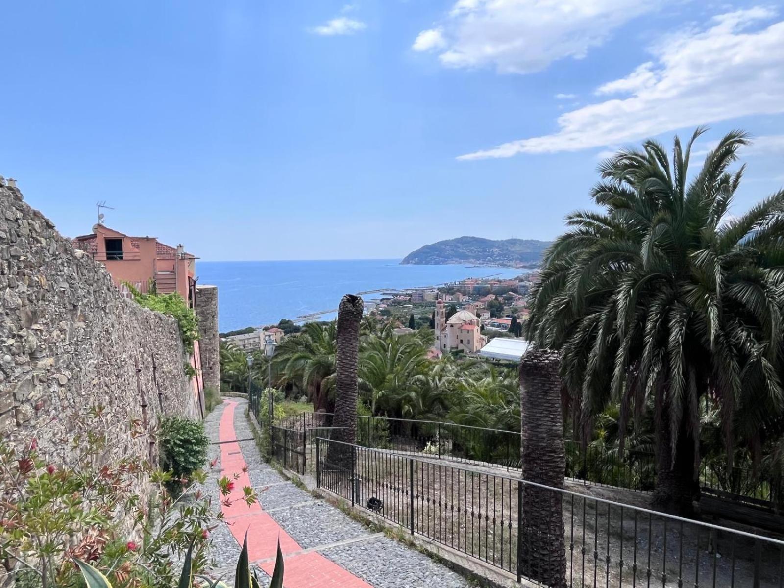 مبيت وإفطار شيرفو La Finestra Sul Borgo المظهر الخارجي الصورة