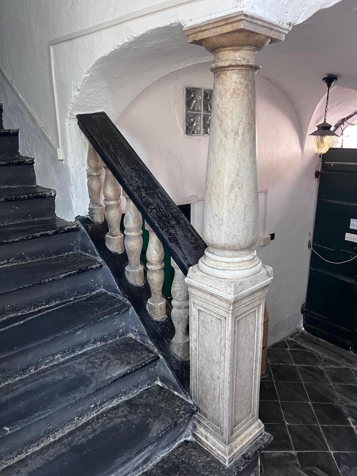 مبيت وإفطار شيرفو La Finestra Sul Borgo المظهر الخارجي الصورة