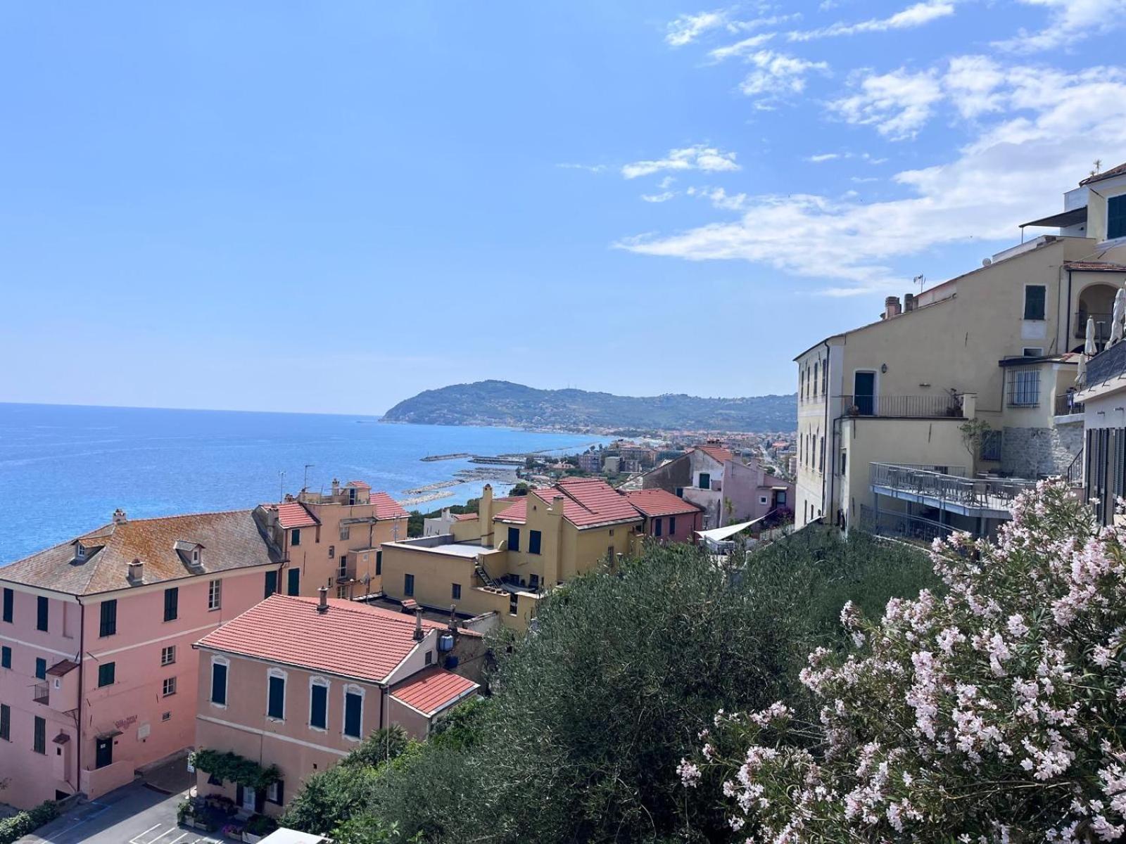 مبيت وإفطار شيرفو La Finestra Sul Borgo المظهر الخارجي الصورة