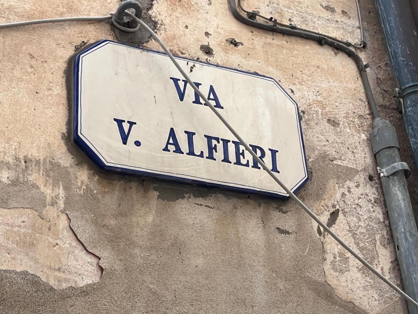 مبيت وإفطار شيرفو La Finestra Sul Borgo المظهر الخارجي الصورة